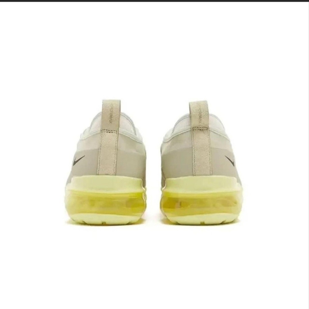 Nike Cream and Yellow Slip-On Shoes - Picture 3 of 3
